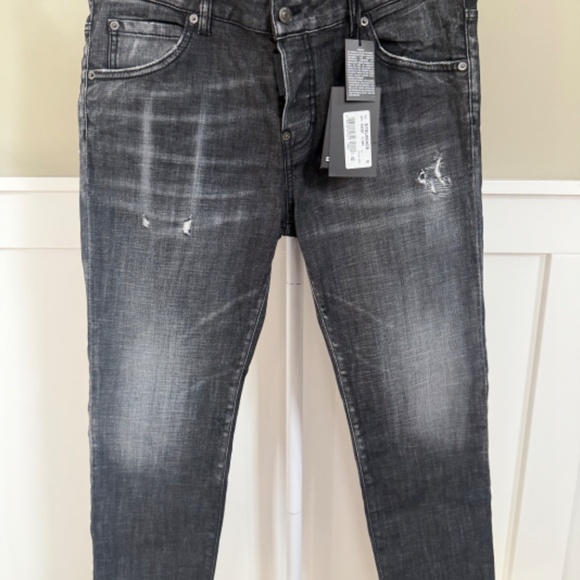 NWT DSquared2 Cool Girl Jeans, Size 6 (Waist 28/29) - Black - Picture 1 of 5